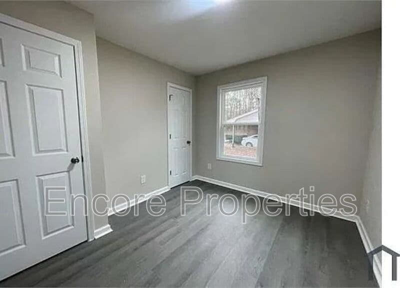 Holly Springs House: 1617 North Main Street