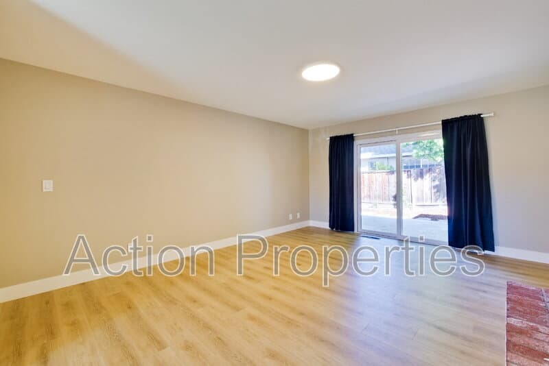 Mountain View House: 86 Dalma Drive