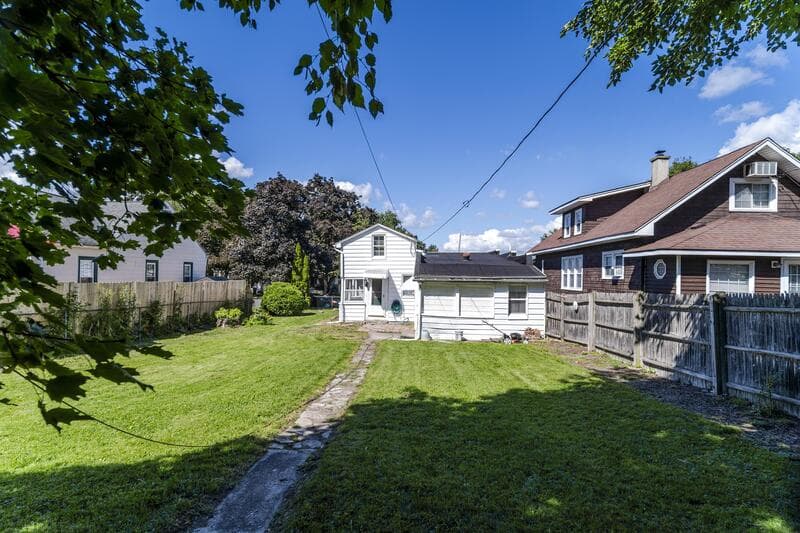 Troy House: 874 6th Avenue