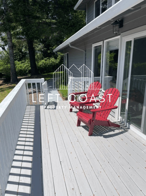 Lincoln City House: 1545 Northeast Regatta Way