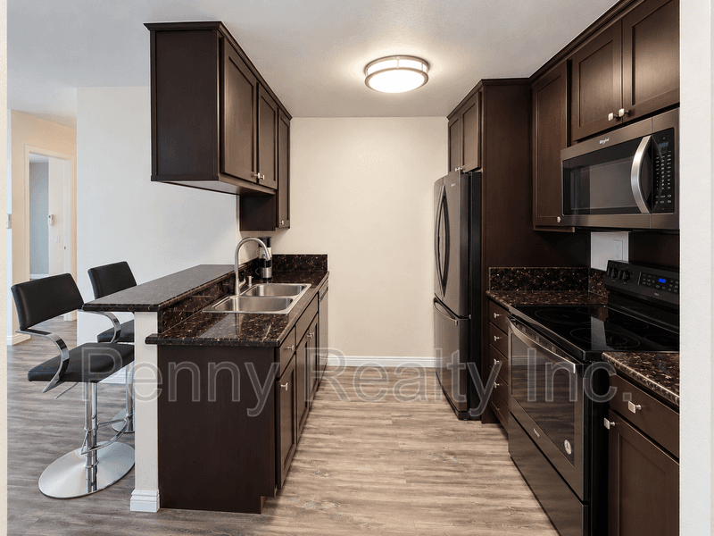San Diego Condo: 5540 Lindo Paseo