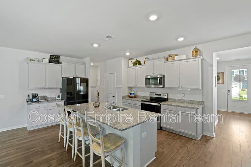 Richmond Hill House: 41 Gypsea Lane