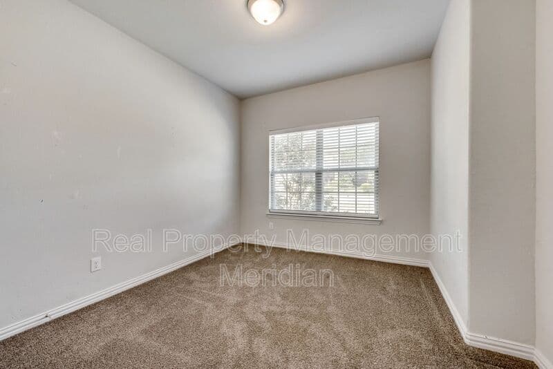 Fort Worth House: 6308 Maritime St