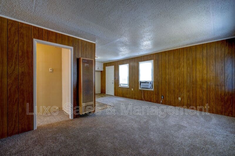 Warr Acres House: 5605 N. Donald Ave.