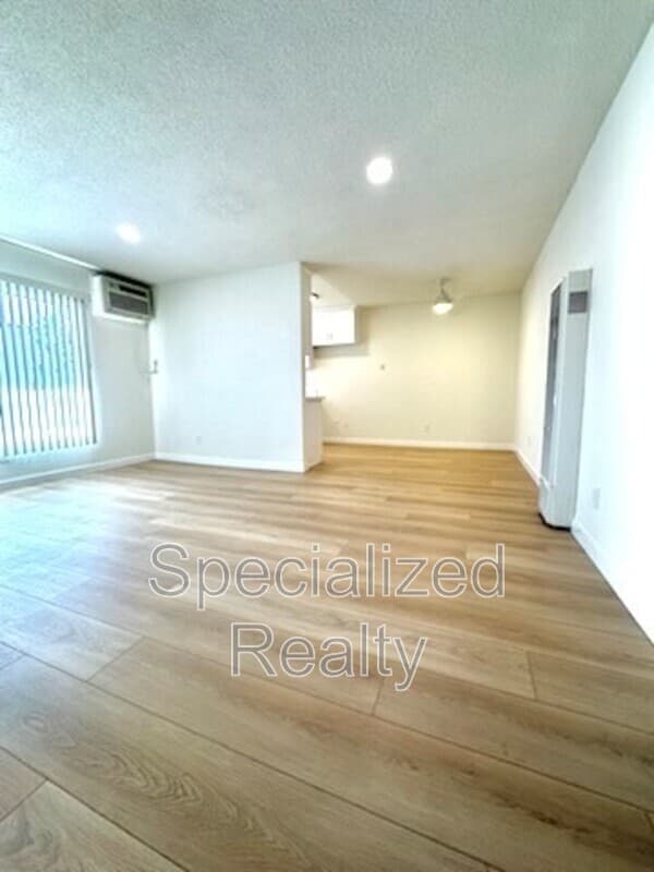 Glendale Condo: 504 Hill Drive