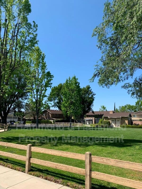 West Hills House: 22741 Bassett St.