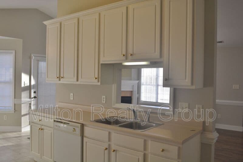 Lillington Condo: 178 Ariel Street