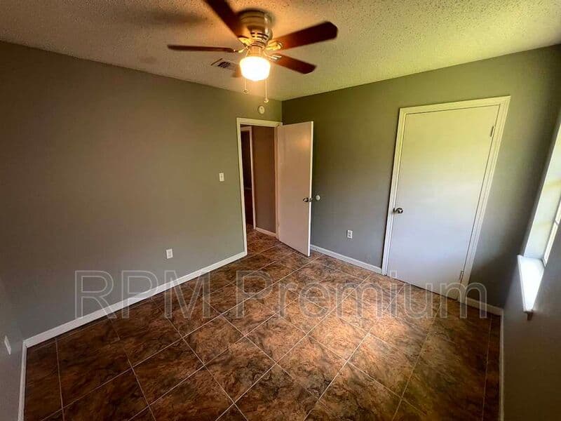 Baker Condo: 5057 Baker Blvd.