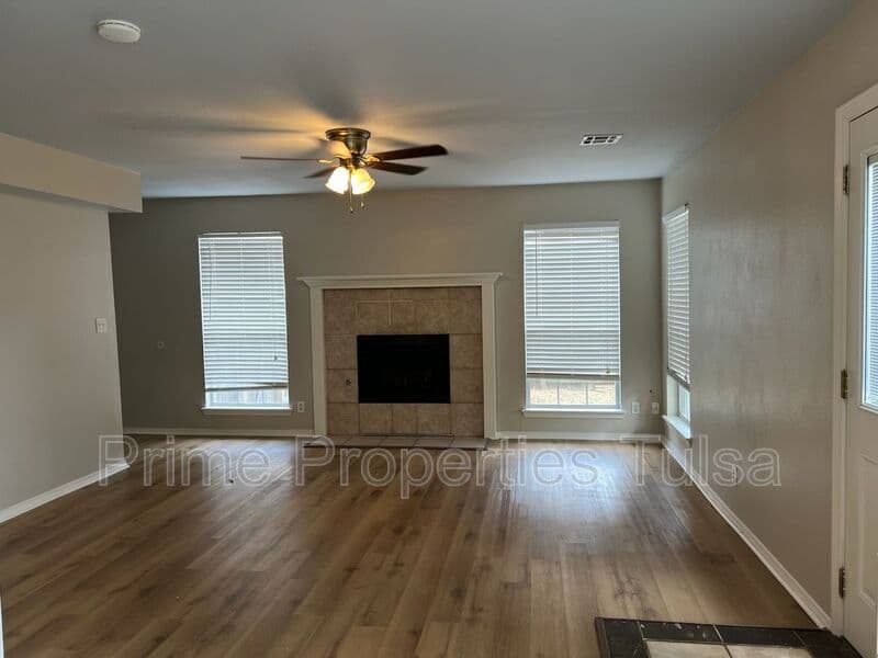 Broken Arrow House: 1120 W. Florence Ct.