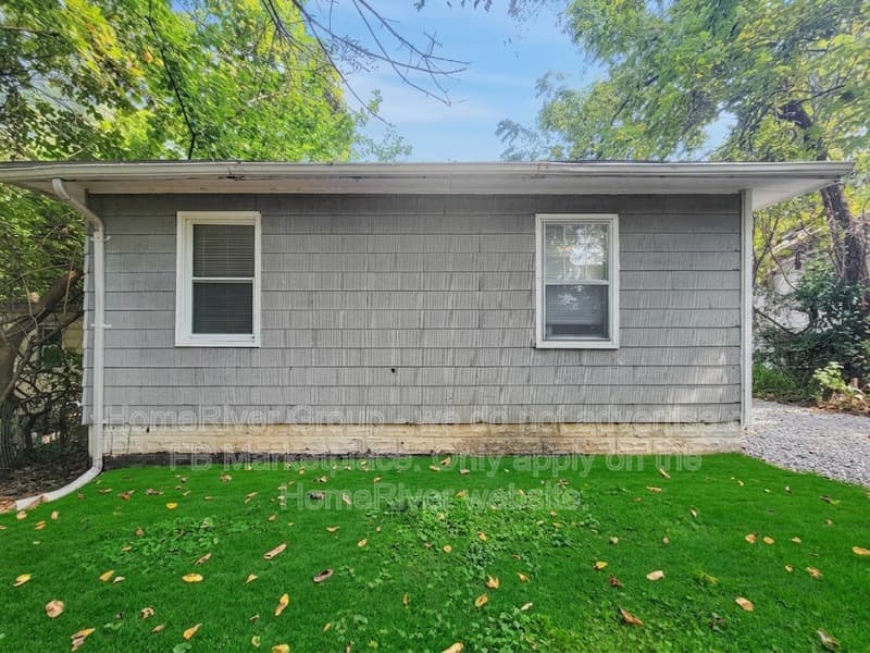 Jennings House: 8949 Huiskamp Ave