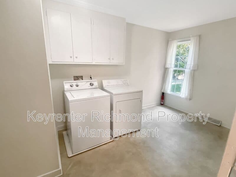 Chesterfield House: 9310 Redbridge Road