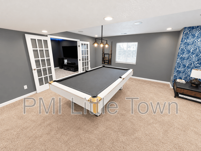Aurora House: 24646 East Florida Avenue