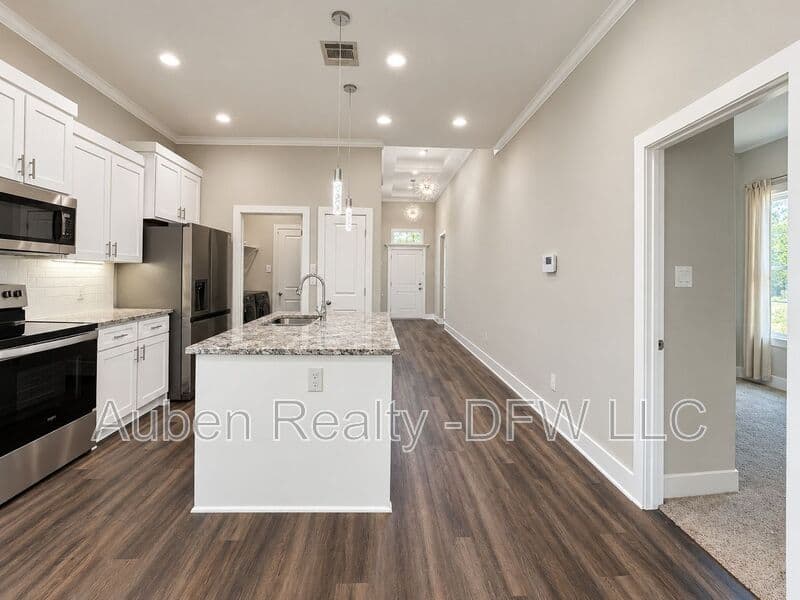 Dallas House: 4520 Garrison Avenue