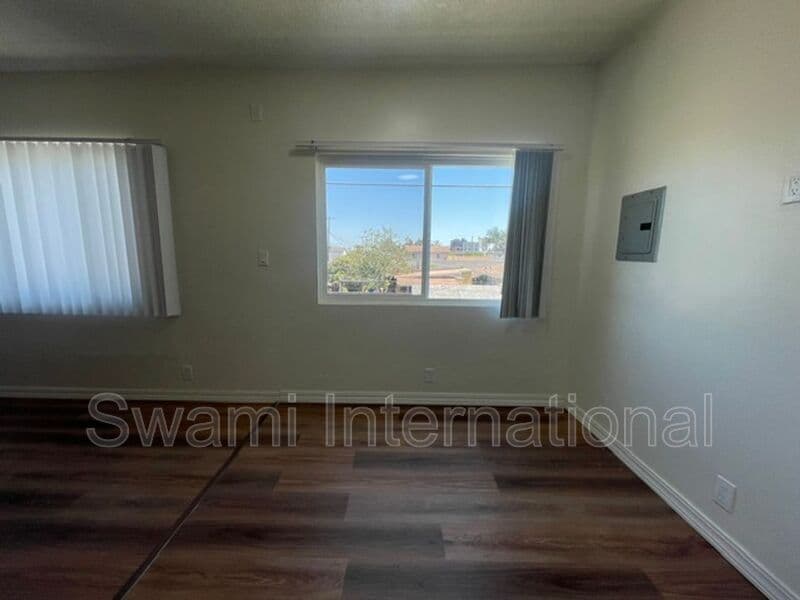 Los Angeles Condo: 10970 S. Figueroa St.
