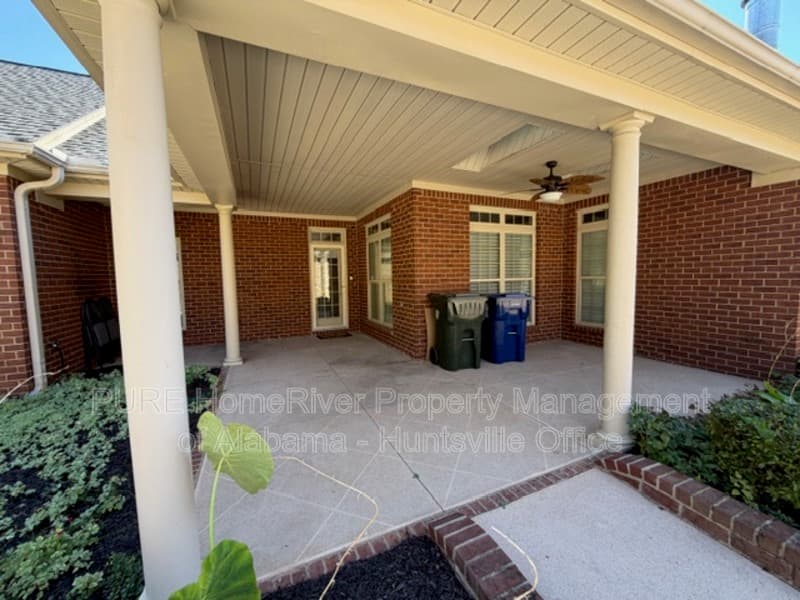 Madison House: 108 Whitworth Court
