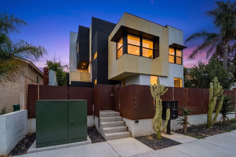 San Diego Condo: 2664 L Street