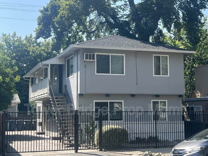 Sacramento Condo: 2210 26th Street