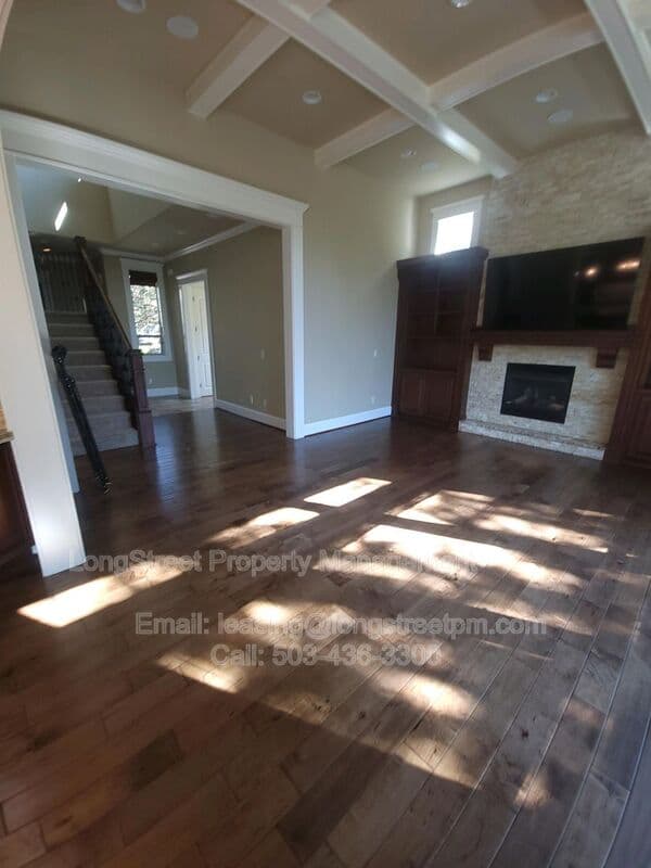 Portland House: 9739 NW Henry Ct