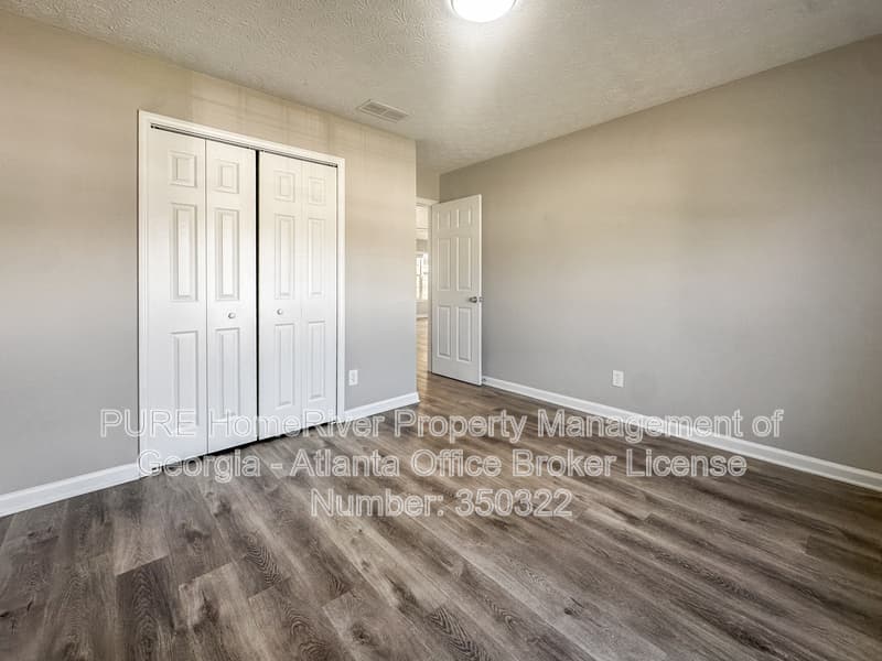 Fayetteville House: 151 Players Cir