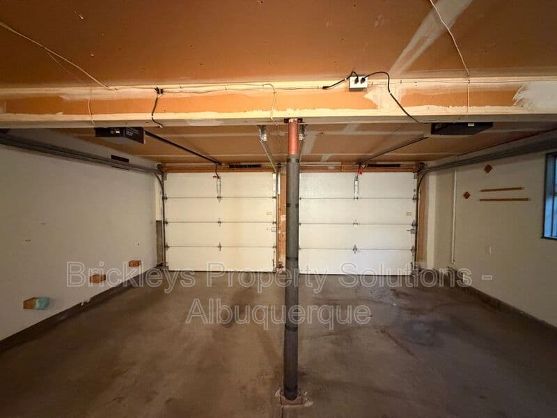 Albuquerque House: 7121 Edwina Ave NE