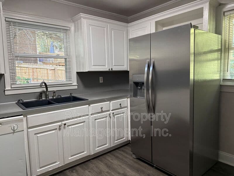 Rock Hill House: 645 Greenbriar Avenue