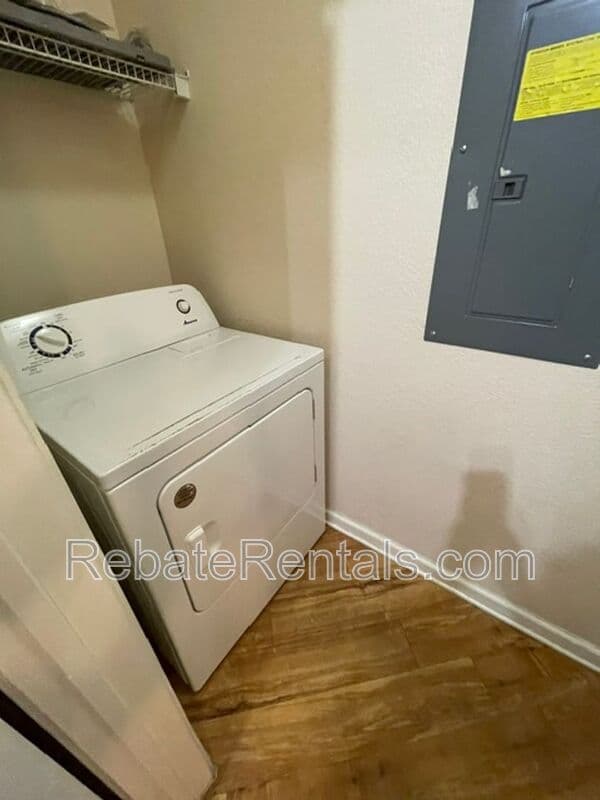 Jacksonville Condo: 8290 Gate Parkway W