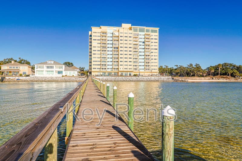 Pensacola Condo: 825 Bayshore Dr.