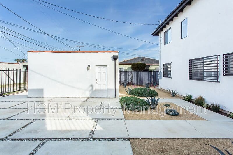 Los Angeles Condo: 9009-9011 S Normandie Ave