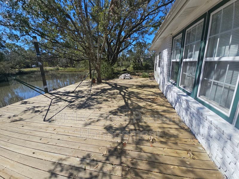 Milton House: 5724 Trout Bayou Cir