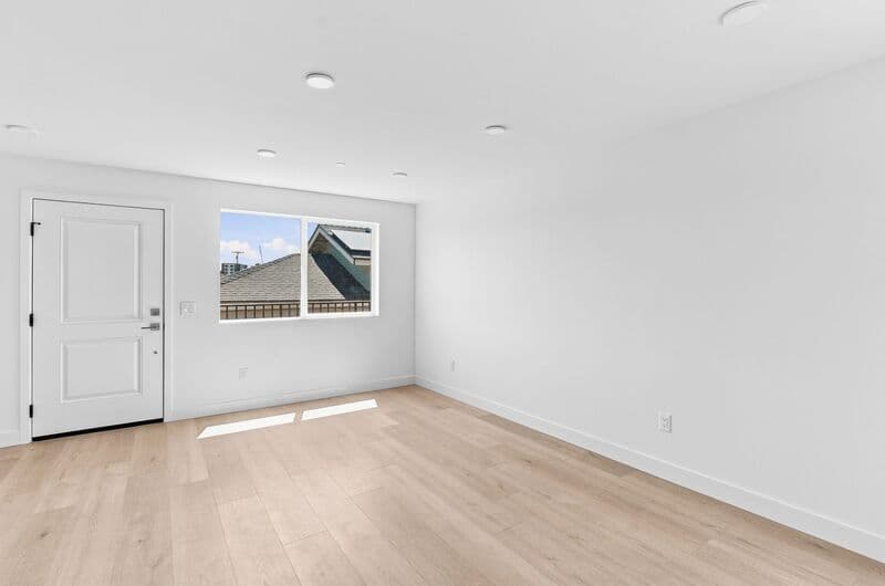 San Diego Apartment: 1259 Lincoln Avenue