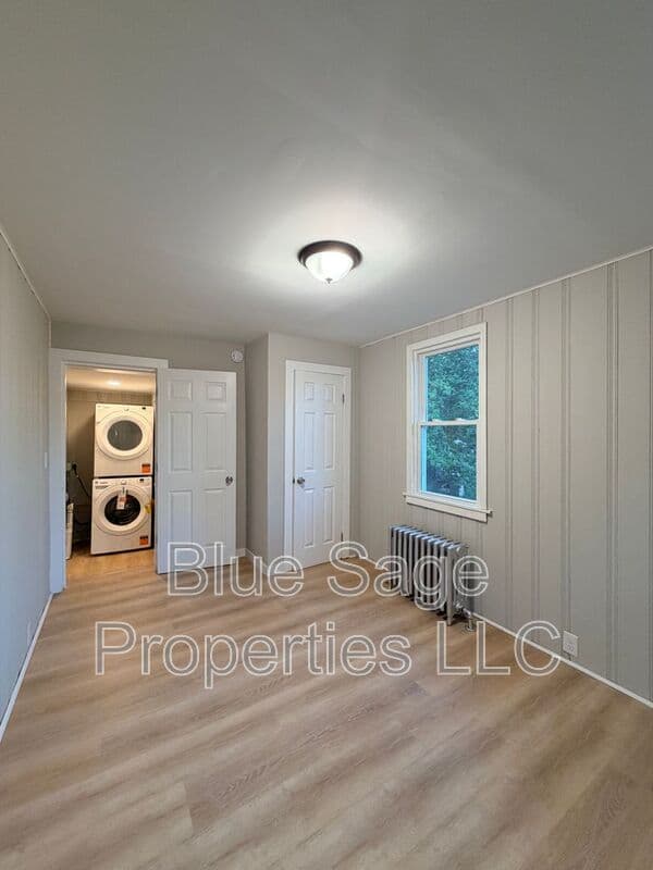 Prospect Park House: 611 11th St