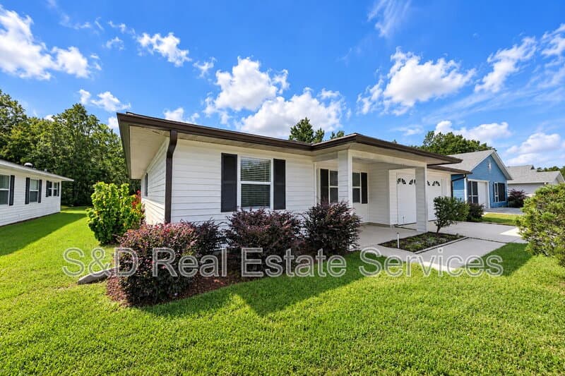 Lakeland House: 1774 Birchwood Loop