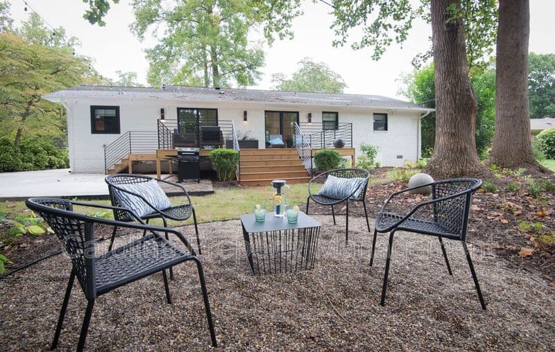 Charlotte House: 3945 Rockfern Rd