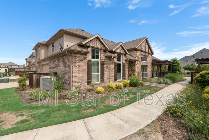Arlington Townhome: 889 Birds Fort Trail