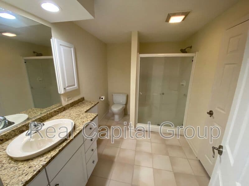 East Amherst House: 71 Berwick Ln