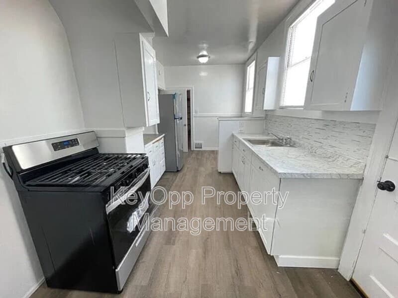 San Francisco Condo: 1666 24th Avenue