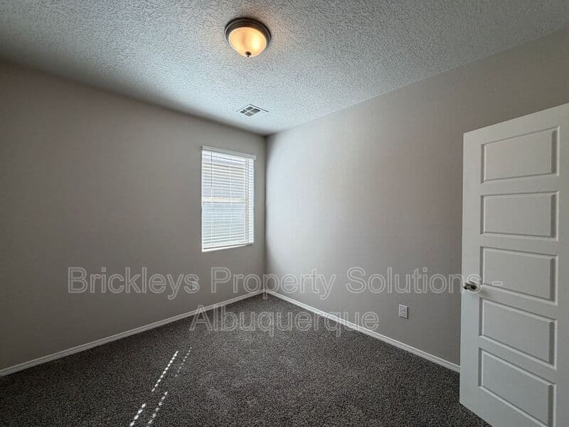 Rio Rancho House: 4875 Mount Salas St NE