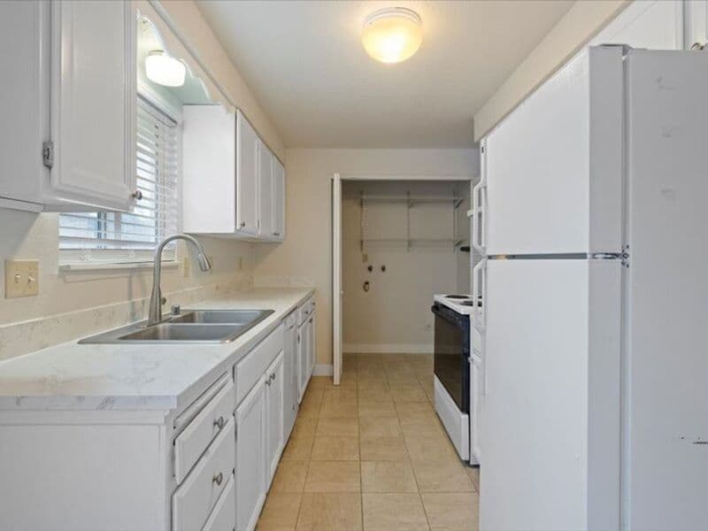 W. Richland House: 4940 Chukar Drive