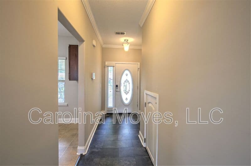 Spartanburg House: 836 Bayshore Lane