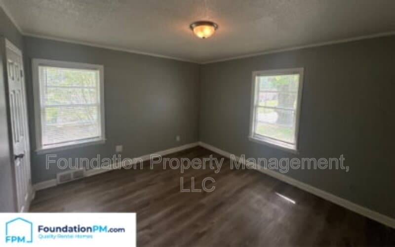 Memphis House: 3076 Signal Street