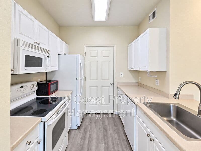 Bradenton Condo: 210 3rd Street West
