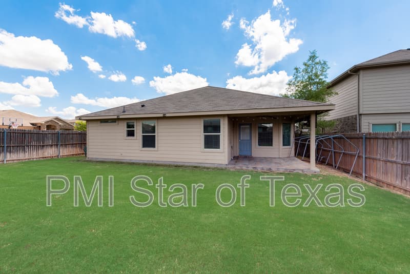 Fort Worth House: 6324 Spokane Drive