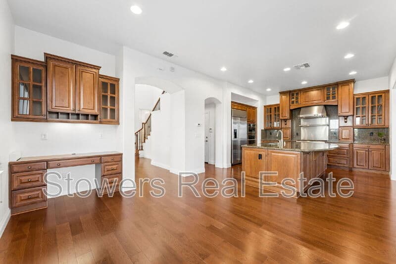 Danville House: 310 La Spezia