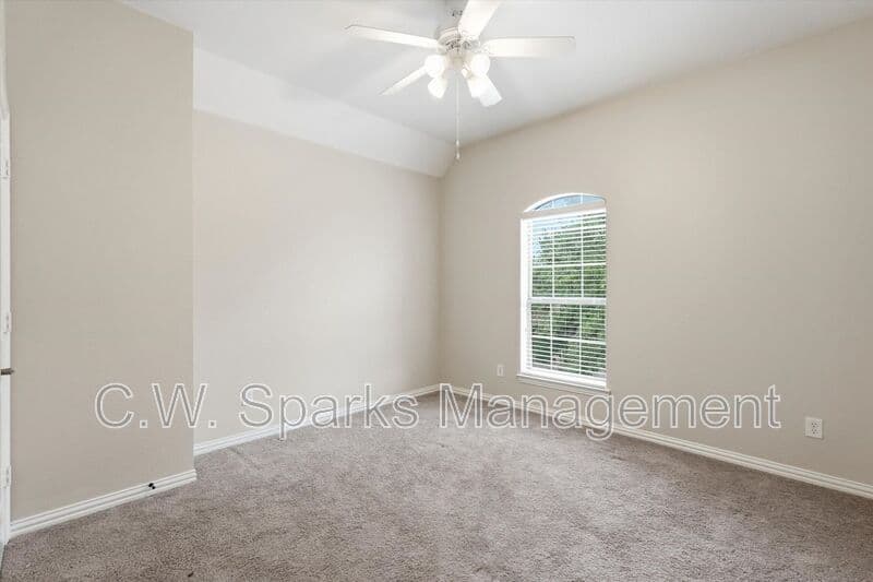 Dallas House: 6716 Prairie Flower Trail