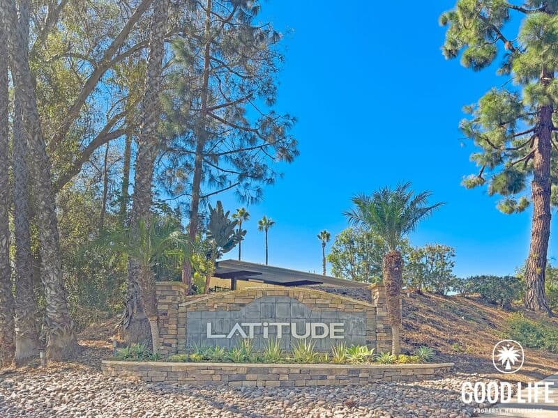 San Diego Condo: 3665 Ash St