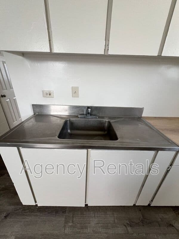 Waipahu Condo: 94-177 Leokane St.