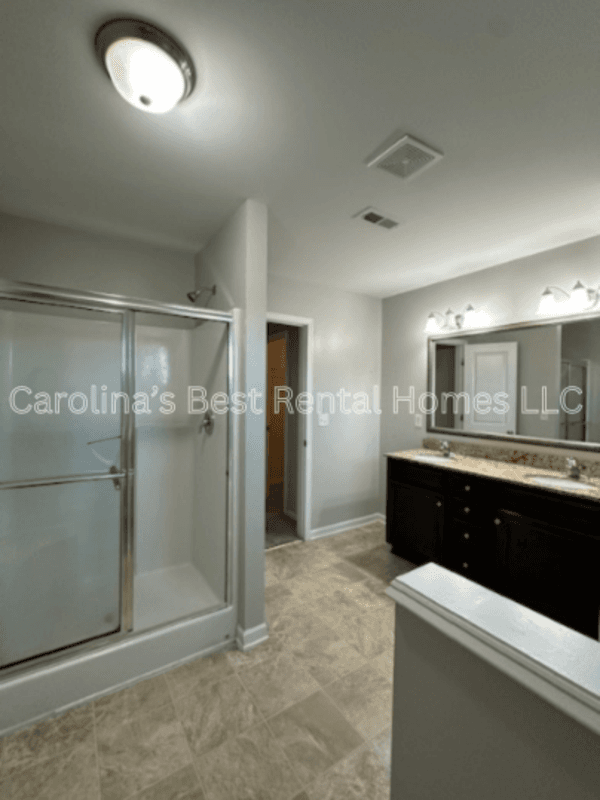 Columbia House: 257 Allans Mill Drive