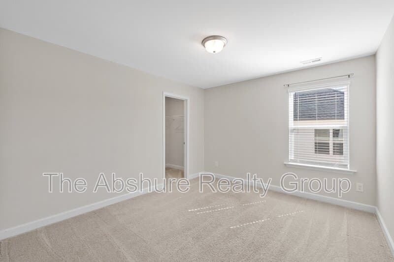 Fuquay-Varina House: 1511 Woodland Knoll Court