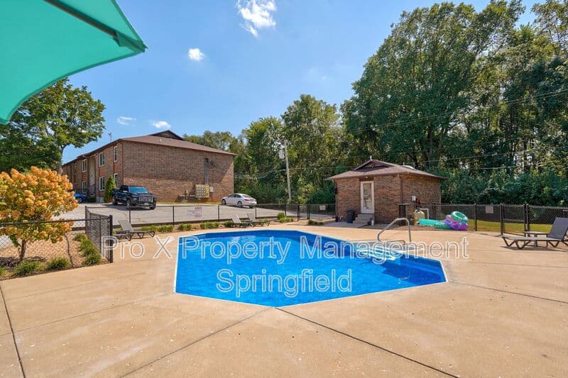 Springfield Condo: 3111 West Greenwood Street