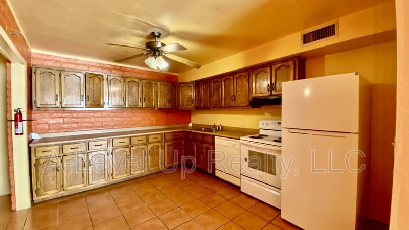 Tucson House: 1101 East 32nd Street